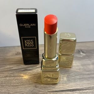 GUERLAIN KissKiss Shine Bloom Lipstick in 319 Peach Kiss